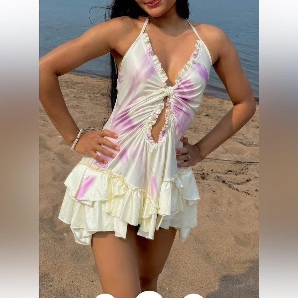 Elegant Cream and Pink Halter Dress - Picture 5 of 7